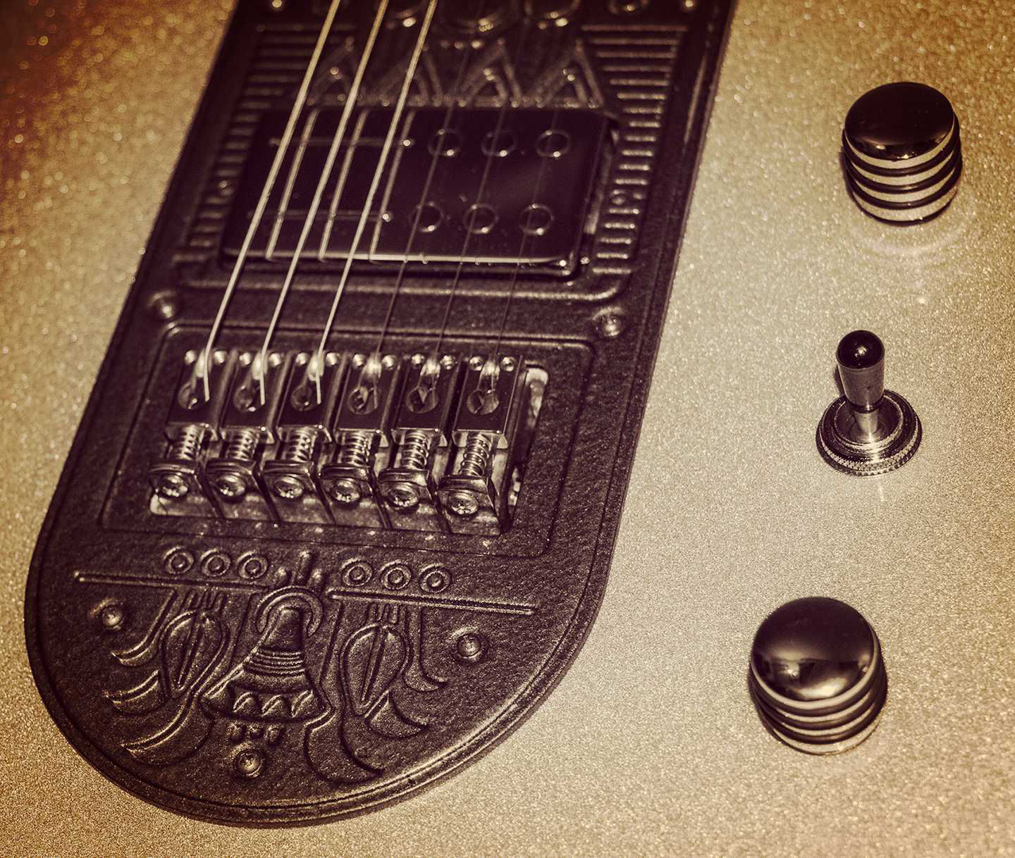 Decorative pickup ring close-up